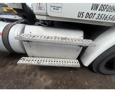 Freightliner Cascadia DPF Assembly