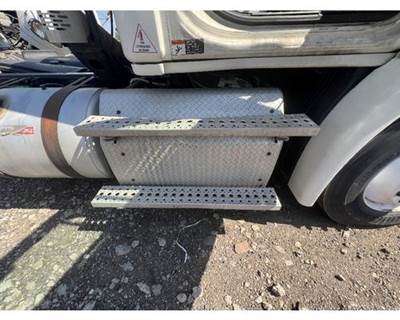 Freightliner Cascadia DPF Assembly