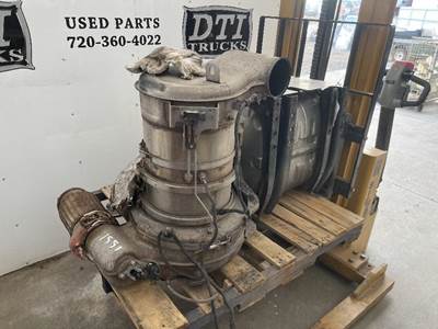 Mack Pinnacle CXU612 DPF Assembly for a Mack CXU612