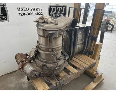 Mack Pinnacle CXU612 DPF Assembly for a Mack CXU612