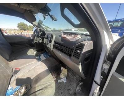 Ford F-550 Dashboard Assembly for a Ford F550