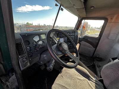 Mack Pinnacle CXU612 Dashboard Assembly for a Mack CXU612