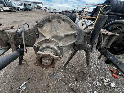 Chevrolet W5500 Rear Differential