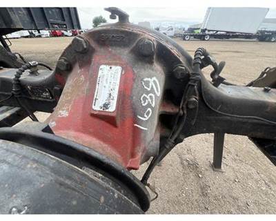 Eaton 19060-S Rear Differential for a International 4300