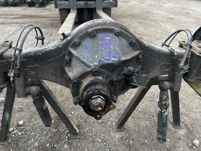 GMC W5500 Rear Differential