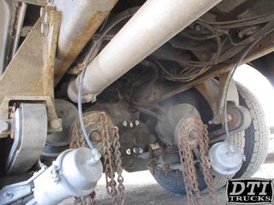 International CF600 Rear Differential