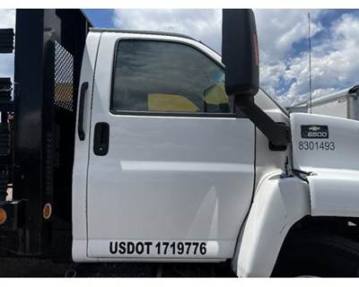 Chevrolet C6500 Right Front Door Assembly