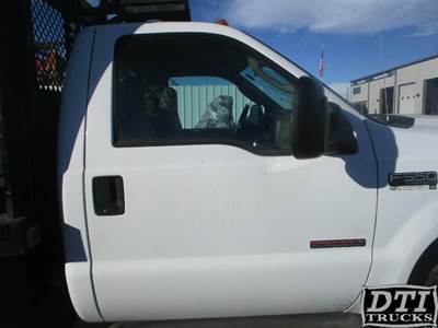 Ford F-550 Right Front Door Assembly for a Ford F550