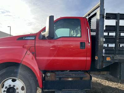 Ford F-650 Left Front Door Assembly for a Ford F650