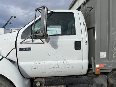 Ford F-650 Left Front Door Assembly for a Ford F650