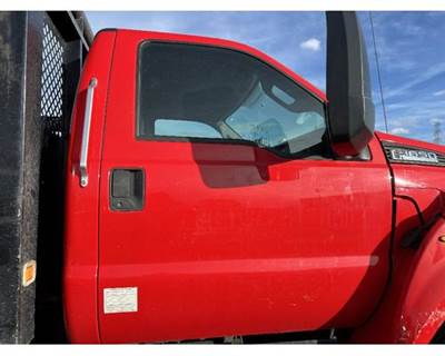 Ford F-650 Right Front Door Assembly for a Ford F650