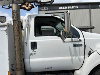 Ford F-750 Right Front Door Assembly for a Ford F750