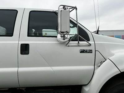 Ford F-750 Right Front Door Assembly for a Ford F750