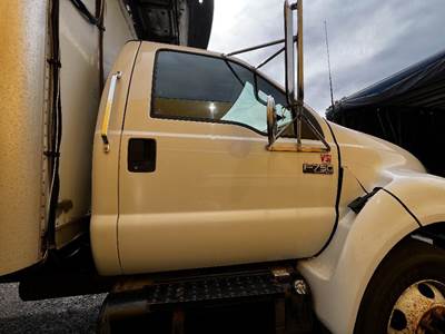 Ford F-750 Right Front Door Assembly for a Ford F750