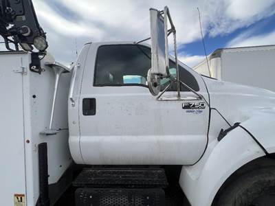 Ford F-750 Right Front Door Assembly for a Ford F750