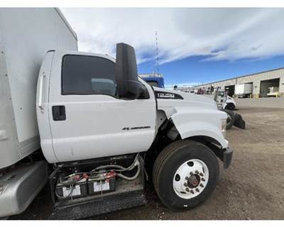 Ford F-750 Right Front Door Assembly for a Ford F750