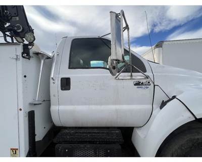 Ford F-750 Right Front Door Assembly for a Ford F750
