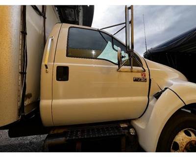 Ford F-750 Right Front Door Assembly for a Ford F750