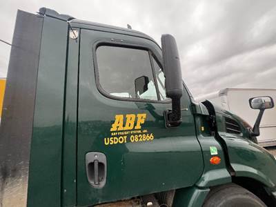 Freightliner Cascadia Right Front Door Assembly