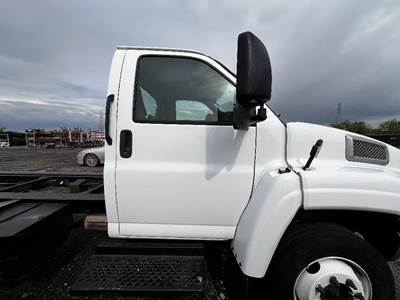 GMC C5500 Right Front Door Assembly