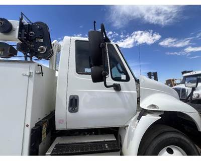 International 4400 Right Front Door Assembly
