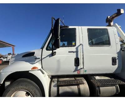 International 4400 Left Front Door Assembly
