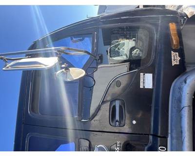 Isuzu FTR Right Front Door Assembly