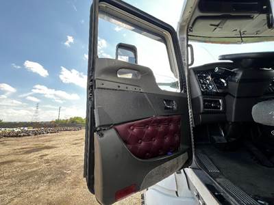 Kenworth T680 Left Front Door Assembly