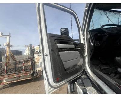 Kenworth T680 Left Front Door Assembly