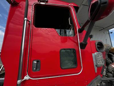 Kenworth T800 Right Front Door Assembly
