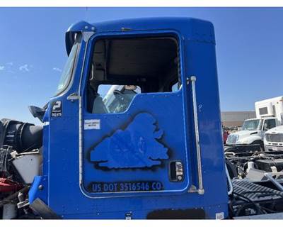 Kenworth T800 Left Front Door Assembly