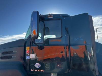 Mack Pinnacle CXU612 Left Front Door Assembly for a Mack CXU612