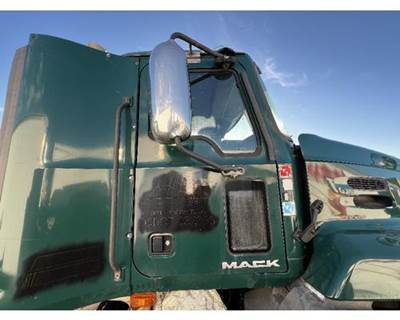 Mack Pinnacle CXU612 Right Front Door Assembly for a Mack CXU612