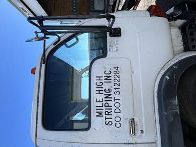 UD UD1800 Right Front Door Assembly for a Ud Truck UD1800