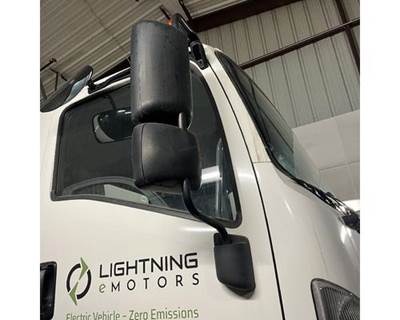 Chevrolet T6 Right Door Mirror