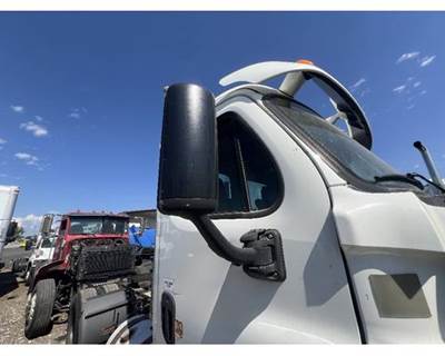 Freightliner Cascadia Right Door Mirror