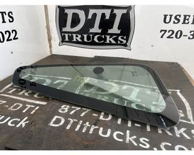 International 4300 Door Vent Glass