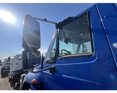 International 4400 Door Window Regulator