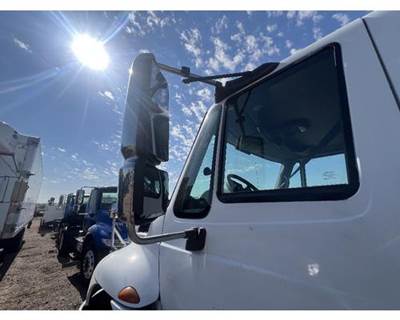 International 4400 Door Window Regulator