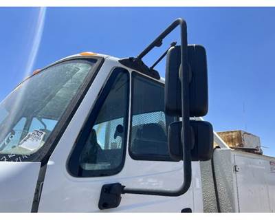 International 4400 Door Window Regulator