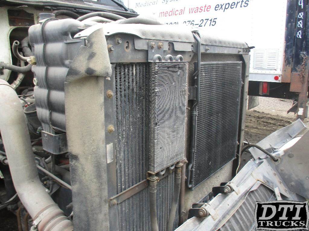 2006 Cummins ISX Engine Oil Cooler for a International 9400I For Sale