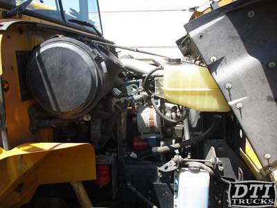 International DT466E Engine for a International CF600