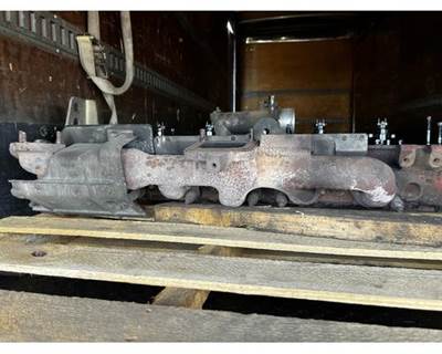 GMC T7 Exhaust Manifold