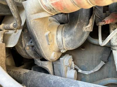 International DT466E Exhaust Manifold for a International 4300