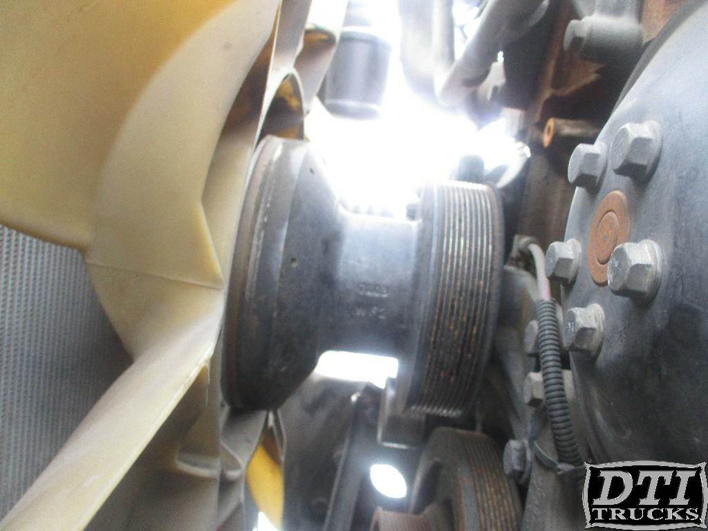 2011 Detroit DD15 Fan Clutch for a Freightliner CASCADIA For Sale
