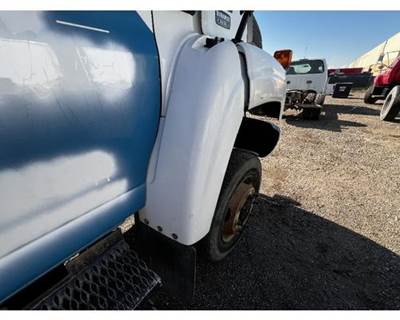 Chevrolet C4500 Right Fender Extension