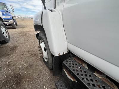 Chevrolet C6500 Left Fender Extension