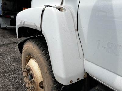 Chevrolet C7500 Left Fender Extension