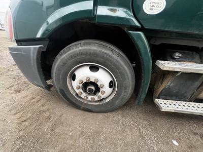 Freightliner Cascadia Left Fender Extension