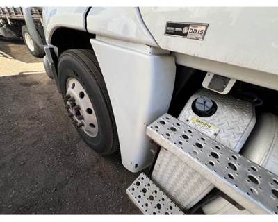Freightliner Cascadia Left Fender Extension
